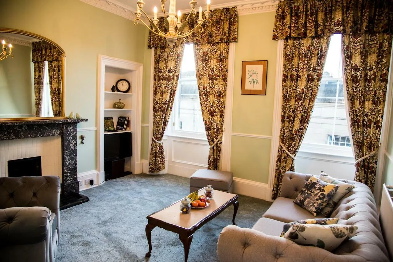 Royal Mile St Giles St Apartment Edinburgh